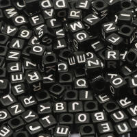 100pcs Cuentas De Letras Cuadradas 6mm Negro Y Oro Aleación De Acrílico Para Manualidades Y Creación De Joyas DIY - details 1