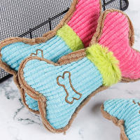 Juguete De Masticar Para Mascotas Gato Y Perro Resistente a Mordidas Con Ruido De Dientes Plush Sabor a Maíz Y Hueso Tamaño 1PC - details 3
