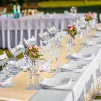 Mantel Desechable De Plástico Rosa Oro Para 6 Asientos 108 Pulgadas Satinado Para Bodas Y Fiestas De Cumpleaños Tela De Mesa Impermeable Y Resistente Al Aceite - details 5