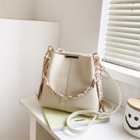 Bolso grande de moda de verano 2025, nuevo bolso informal para mujer, bolso de mensajero con personalidad a la moda - details 1