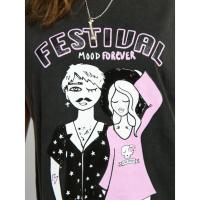 Vestido Festival Fade Out Aire Retro. El Vestido Festival Fade Out de Aire Retro es una prenda con estilo desenfadado y esencia vintage. Confeccionado en 100% algodón de primera calidad, destaca por su lavado fade out, que le da un efecto desgastado único - details 4