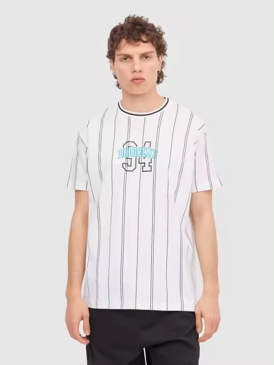 Añade un toque audaz a tu armario con esta camiseta a rayas INSIDE - 1