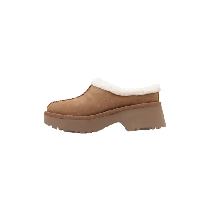 UGG New Heights Cozy Clog Zueco Plataforma Mujer Cuero - 1