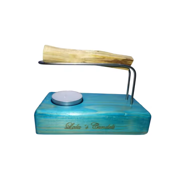 Lalas Candels. Quemador de Palo Santo  de madera natural.  Barnizado. Teñido en celeste. Soporte de acero inoxidable, vela de té y palo santo. - 1