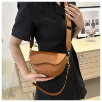 Bolso De Hombro Doble Cadena Moda En Cuero PU Sólido Para Mujer Bolso Cruzado Versátil Regalo Para Festival - details 4