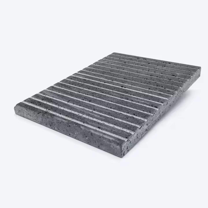 LIVIC HEART-Placa refractaria de Piedra Volcánica para barbacoa 39x30x3 cm con Escalada vertical- Cocción natural mejor Piedra Olar, excelente para Carnes - 1