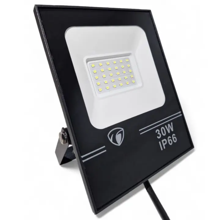 Proyector LED 30W Negro Impermeable IP66 Iluminación Exterior Potente y Duradero Luz Fría - 1