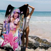 Toalla De Baño Grande Y Absorbente Emilia Mernes Singer Microfibra Para Playa Y Piscina Secado Rápido Diseño De Anime Tamaño 76x182 Cm - details 1