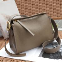 Bolso De Hombro Para Mujer En Cuero Genuino Negro Diseñador Lujo Con Correa Ancha De Cuero Calfornia Bolso De Cojín Gris Eboni Gris - details 5