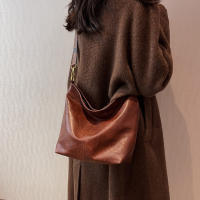 Bolso De Hombro Para Mujer En Cuero PU Vintage De Color Sólido Moda Con Correa Ancha Y Estilo Crossbody Bolsa De Buque - details 3