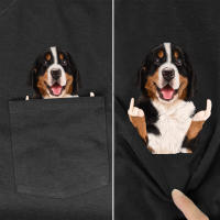Camiseta De Algodón HX Con Impresión De Dedo Medio Doble Y Bolsillo Para Hombre Camiseta Casual De Verano Con Patrón De Perro Bernés Mountain Dog - details 3