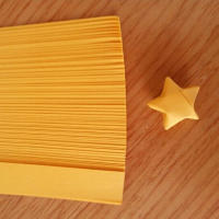 Kit De Papel Para Plegar Estrellas Afortunadas Con Cintas De Colores Manualidades Para Fiestas Y Cumpleaños Decoración De Estrella De Deseos Color Aleatorio - details 6