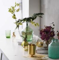 LILI HOME Jarrón Garrafa de Vidrio Reciclado – Estilo Mediterráneo Artesanal desde 4L hasta 16L Un objeto atemporal que une diseño, sostenibilidad y calidez. Cada pieza es única, soplada a mano con un acabado que conserva la belleza natural del vidrio re - details 2