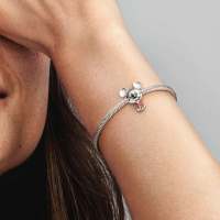 Charm Mickey Mouse Pantalones Rojos de Disney - Charm de Pandora Disney - details 1