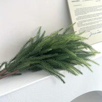 Corona De Piñon Artificial De Navidad De 45 CM Ramas Verdes Falsas De Pino Norfolk Para Decoración Interior De Hogar Y Exteriores - details 6