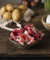 NICO JAMONES - Pack de Jamón Serrano deshuesado. MINI JAMÓN SERRANO con kit de mini jamonero y cuchillo. Aprox. 1 kg. Curación de más de 12 meses. Auténtico serrano. - details 2