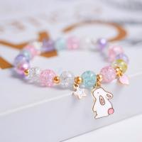 Pulsera de Cuentas Agrietadas en Púrpura y Rosa - Regalo de Pascua para Adolescentes con Detalles de Conejo y Cuentas Doradas - details 3