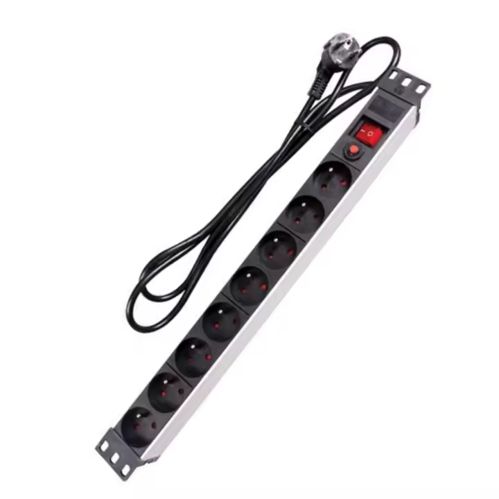 Regleta 8 enchufes para rack 19 pulgadas con interruptor. TRICOM - 1