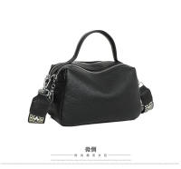 Bolso De Hombro Para Mujer De Cuero Genuino Estilo Casual Con Correa Ancha Y Comodidad Gran Capacidad Color Blanco Negro Caqui Azul - details 26