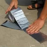 Cinta de butilo impermeable, cinta selladora de butilo, cinta de reparación para techos, cinta de aluminio plateado para tuberías/metal/toldo de RV/fugas en techos/sellado de ventanas/barcos, uso en exteriores, 50 mm (ancho) x 5 m (largo) - details 4