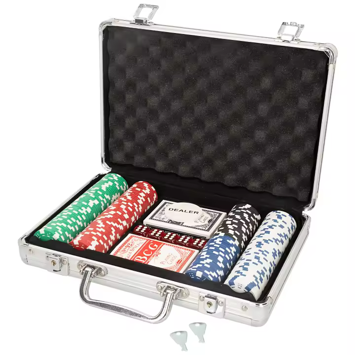 CB Games - Maletín de póker Ø4x0,3 cm, Juego set infantil con 201 fichas, 2 barajas de cartas, 5 dados y 1 ficha dealer, Para niños +3 años, Regalo infantil, Juegos para toda la familia - 1