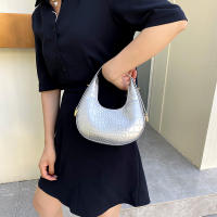Bolso De Hombro En Forma De Crescent Para Mujer Bolso De Armpita Diseñador Bolso De Mano Diario Bolso Para Teléfono Vintage PU Suave - details 3