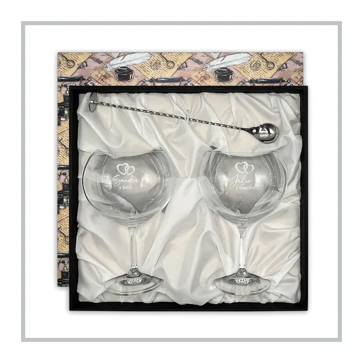 RegaloVip.es - 2 Copas y Cuchara Mezcladora con Estuche Vintage, copas personalizadas, detalles únicos de boda, amantes del vino, regalo perfecto, aniversarios, decoración elegante en casa, celebración y momentos especiales. - 1