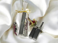 Lote de 10/15 Sacacorchos y Bolígrafo de Antonio Miró en Bolsa de Regalo - Regalos para Invitados de Boda, Comuniones, Bautizos, Aniversarios - details 2