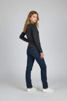 Descubre nuestra camiseta fluida de mujer con cuello redondo, manga larga y bolsillo delantero, tejido suave y elástico ideal para looks diarios cómodos - REF: 9017-1 - details 2