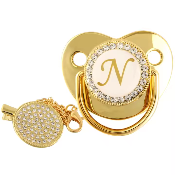 Chupete De Silicona Sin BPA Con Alfabeto Y Diamantes Dorados Incluye Cadena Y Cubierta Antipolvo Regalo Para Bebés Mayores De 6 Meses - 1