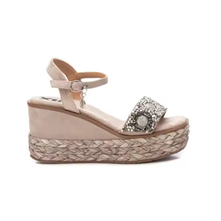 XTI 142677 Sandalias con cuña para mujer en beige de piel vegana - 1