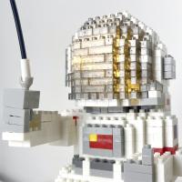 Bloques De Construcción Micro Astronauta Traje De Espacio Con LED Juguetes Para Niños Fomentan El Conocimiento Espacial Desarrollo Cognitivo - details 3