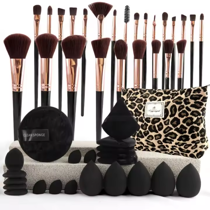 TK Estuche de maquillaje combinado de 47 piezas con herramientas, incluye neceser, juego de brochas de maquillaje, bolsa de aseo, bolsa de viaje, borlas y herramientas de maquillaje (estampado leopardo amarillo, 47 piezas). - 1