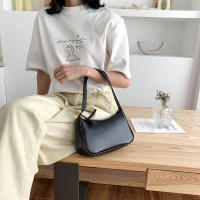 Bolso De Hombro Para Mujer En Cuero PU Elegante Y Sólido Bolso De Axila De Lujo Diseñador De Alta Calidad Estilo Fashion - details 3
