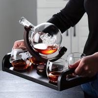 Juego De Decantador De Globe Con Carafas De Vidrio Libre De Plomo Y 2 Cristales Para Whiskey Soporte De Madera Elegante Regalo De Calidad - details 1