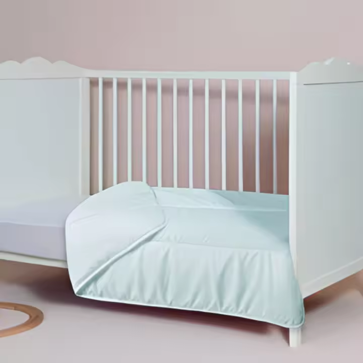 Edredón Nórdico Antiácaros para Bebé 100x120 cm - Hipoalergénico, Transpirable y Suave, Ideal para Cuna de 60x120 cm - Microfibra con Relleno de 250 gsm - Lavable a Máquina - 1