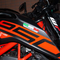 Pegatinas De Decoración Para Moto 3D Estilo Bandera De Italia Adhesivo Impermeable Para Tanque De Combustible Y Carenado Delantero - details 2