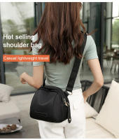 Bolso De Hombro Pequeño Para Mujer Vento Marea Shell 2024 Nueva Nylon Correa Ancha Bolso Cruzado Resistente Al Agua Y Suave Bolsos Cruzados De Calidad - details 1