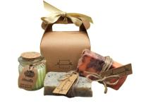 Pack caja de Regalo Macruma de Jabones Artesanos con aceite de oliva y esencias naturales mas Vela de Soja Natural. - details 0