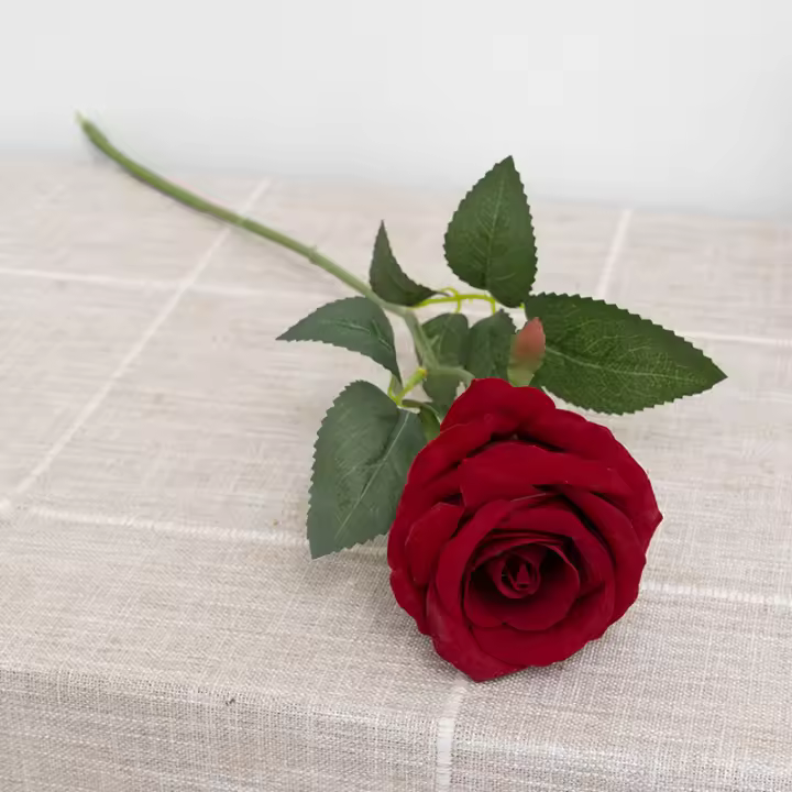 5pc Bellas Rosas Artificiales De Seda Para Decoración De Mesa Y Casas Regalo De San Valentín Decoración De Boda Y Aniversarios - 1