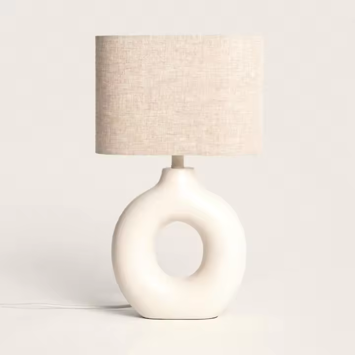 LEDKIA LIGHTING - Lámpara de Mesa Decorativa | Cerámica Beige Artesanal | Pantalla de Tela | Adecuada para Bombillas E27 hasta 40W | Uso Interior, Beige, Cerámica, Tela - 1