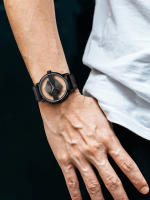 Reloj De Cuarzo Para Hombre TOMI Con Correa De Cuero Minimalista Y Moderna Cristal Hueco Personalizado Resistentes Al Agua - details 8