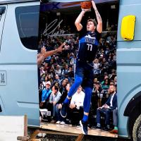 Bandera De Luka Doncic Jugador De Baloncesto Arte Impreso Decoración De Pared Japonesa Para El Hogar Tamaño Variado Polyester - details 3