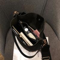 Bolso de diseño de lujo para Mujer, Bandolera de cuero PU de gran capacidad, novedad de 2021 - details 0