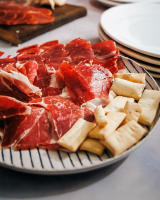 Monjamón - [Pack Los Elegidos del año  2025]- Selección de Ibéricos de Bellota | Jamón, Paleta, Lomo, Chorizo y Salchichón 100% Ibérico | Curación Artesanal | Sabor Gourmet para Auténticos Sibaritas | Ideal para Regalos y Reuniones - details 3