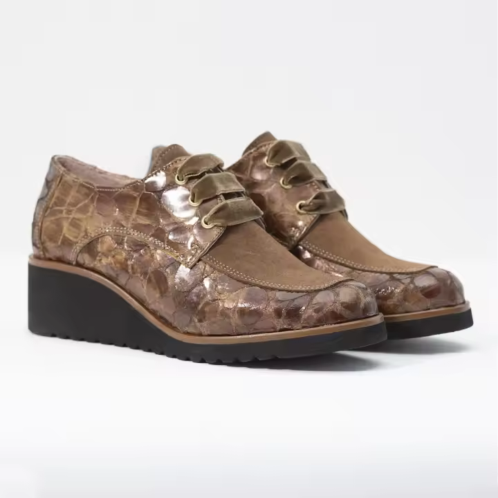 Zapato de Mujer de Cordones Nival | Modelo Cuenca | Piel Grabada | Color Visón - 1