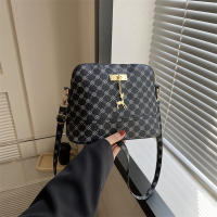 Bolso De Hombro Para Mujer En Cuero PU Con Colgante De Ciervo Y Forma De Concha Bolso Cruzado Pequeño Moda Bolsos - details 3
