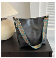 Bolso De Hombro Grande Con Correa Geométrica Para Mujer Bolso Cruzado De Cuero PU Retro Capacidad Grande Para Compras Y Viajes - details 6