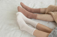 Calcetines De Velours Coral Grueso Para Mujer Color Sólido Calzado Interior Invierno Calcetines De Piel Suave Calientes Protección Contra El Frío Regalo De Navidad - details 0