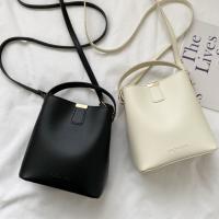 Bolso De Hombro Para Mujer En Cuero PU Negro Estilo Casual Bolso Tote Diseño De Marca Bolsa De Mujer Con Cierre De Cremallera - details 2